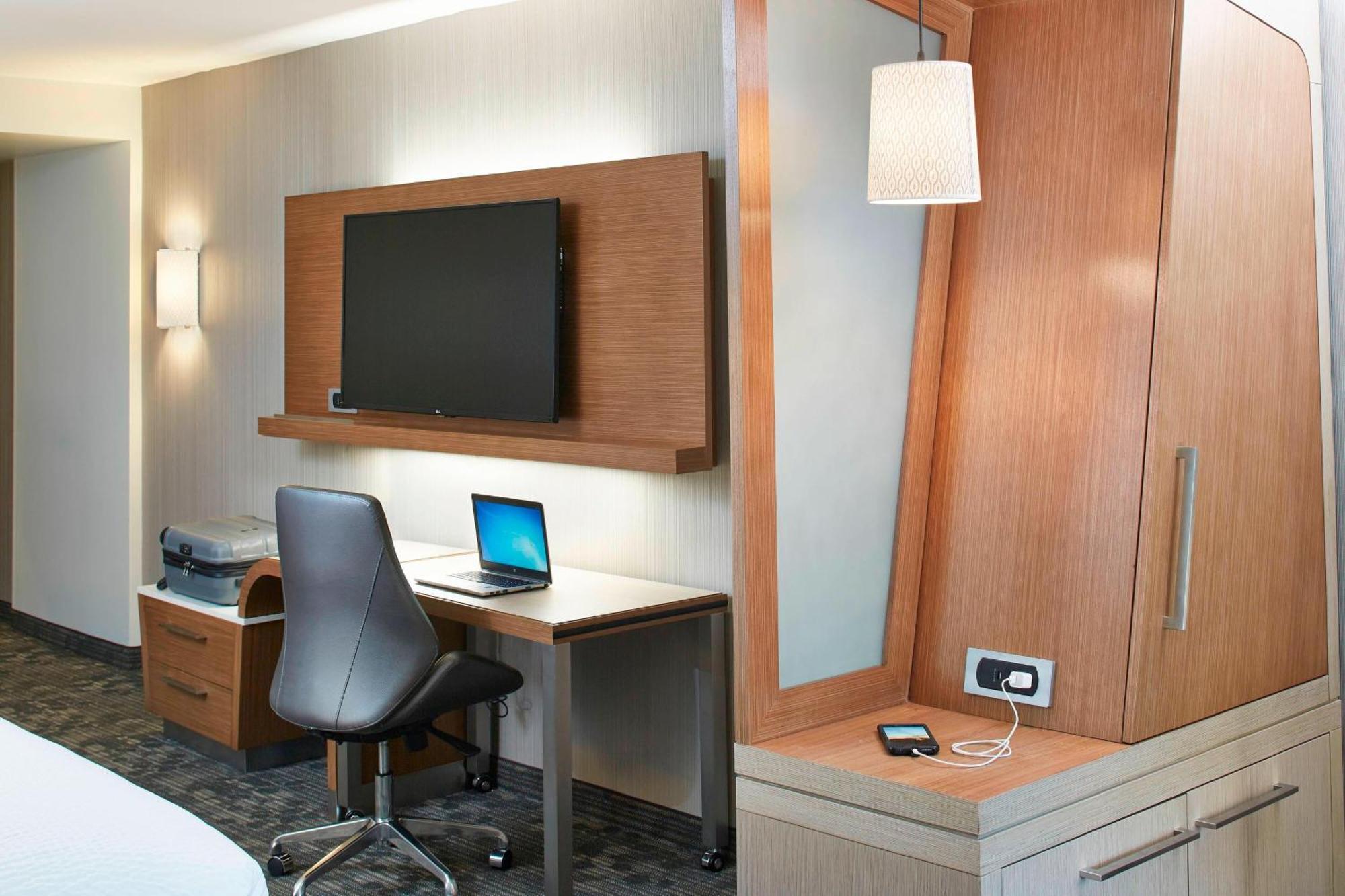 Courtyard By Marriott Lake George Buitenkant foto